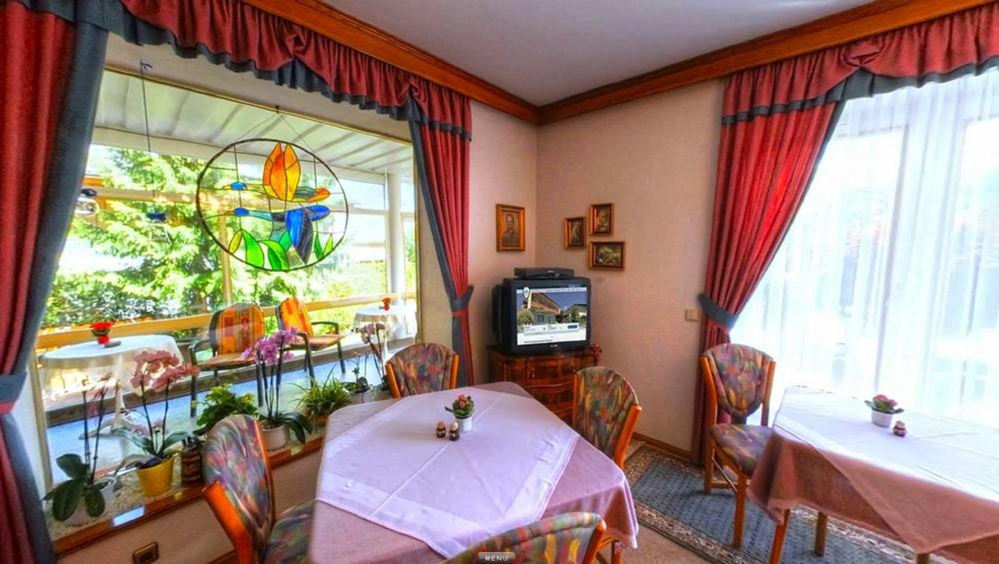 Fruehstueckspension Haus Golker Зеебоден Екстериор снимка