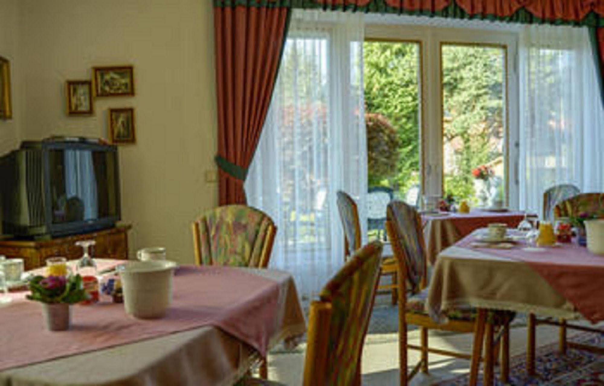 Fruehstueckspension Haus Golker Зеебоден Екстериор снимка